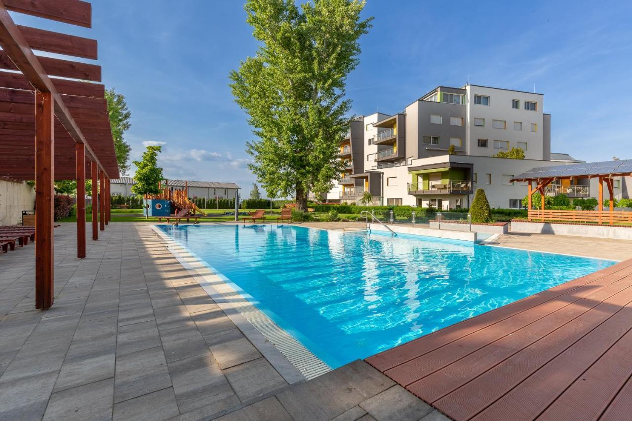 Admiral Luxury IV Apartman By Bltn Lejlighed Siófok Eksteriør billede