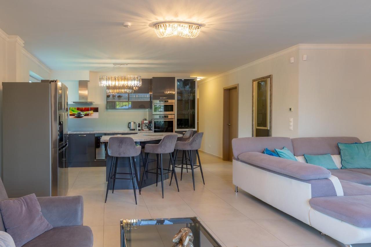Admiral Luxury IV Apartman By Bltn Lejlighed Siófok Eksteriør billede