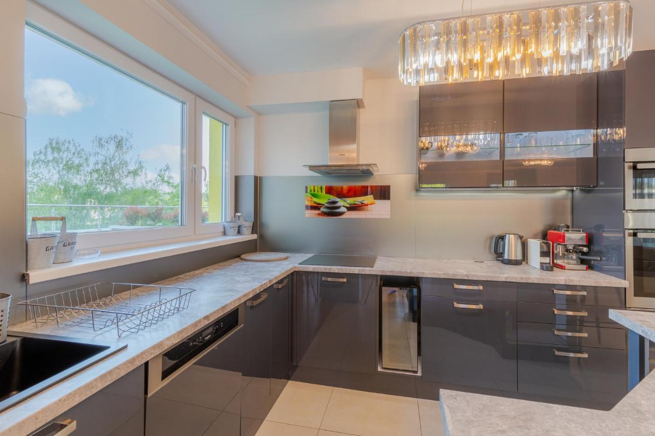 Admiral Luxury IV Apartman By Bltn Lejlighed Siófok Eksteriør billede