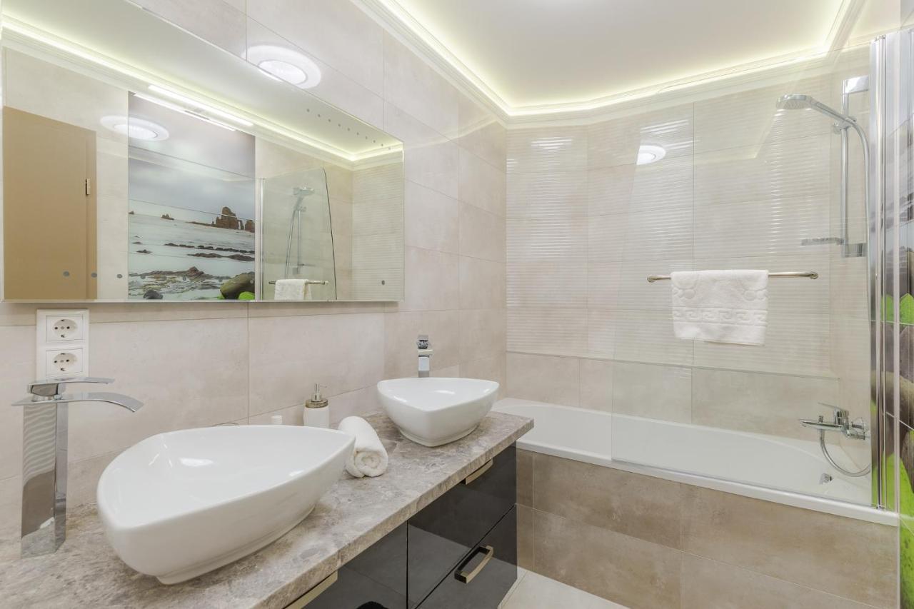 Admiral Luxury IV Apartman By Bltn Lejlighed Siófok Eksteriør billede