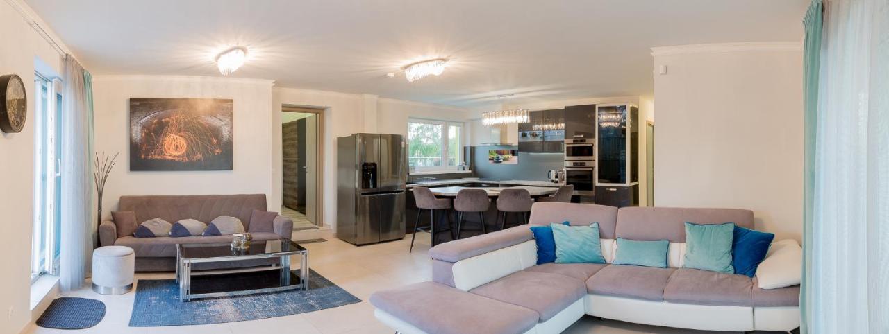 Admiral Luxury IV Apartman By Bltn Lejlighed Siófok Eksteriør billede