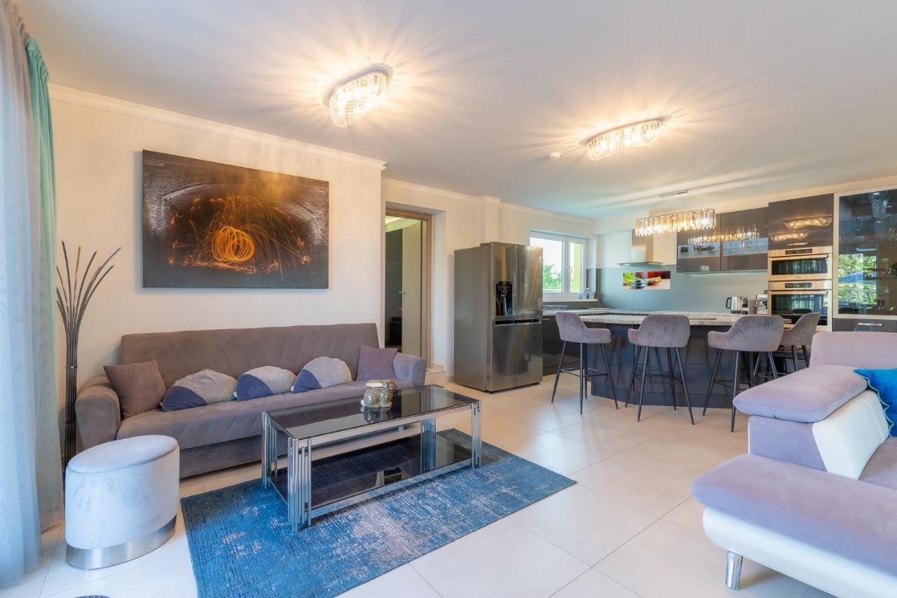 Admiral Luxury IV Apartman By Bltn Lejlighed Siófok Eksteriør billede