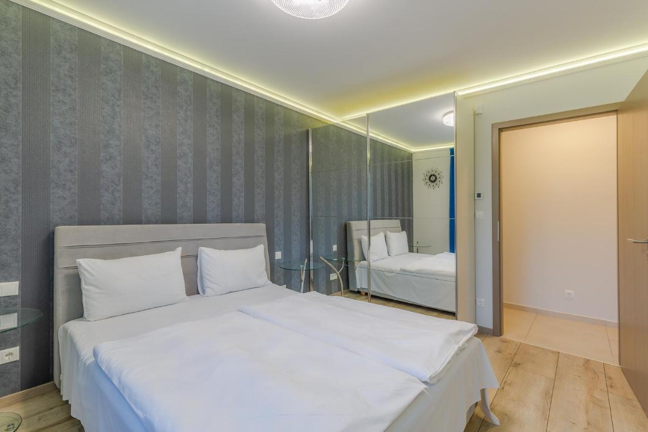 Admiral Luxury IV Apartman By Bltn Lejlighed Siófok Eksteriør billede